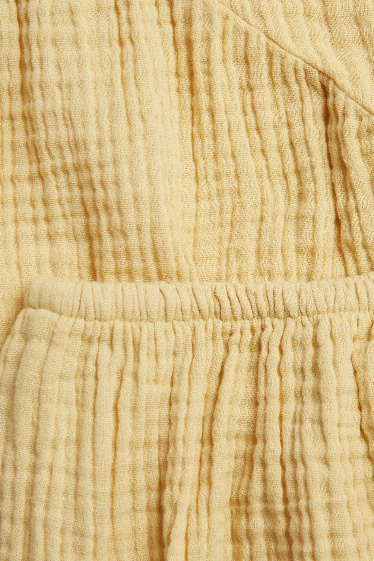 824581