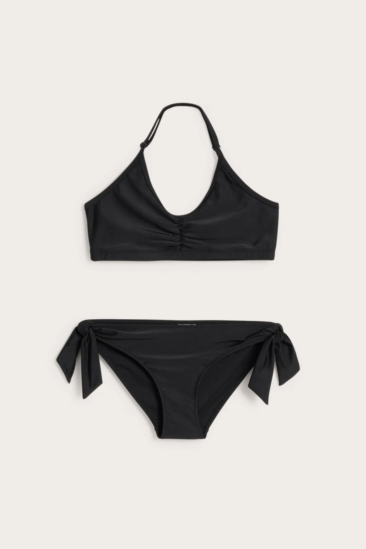 Bikini z wiązaniami