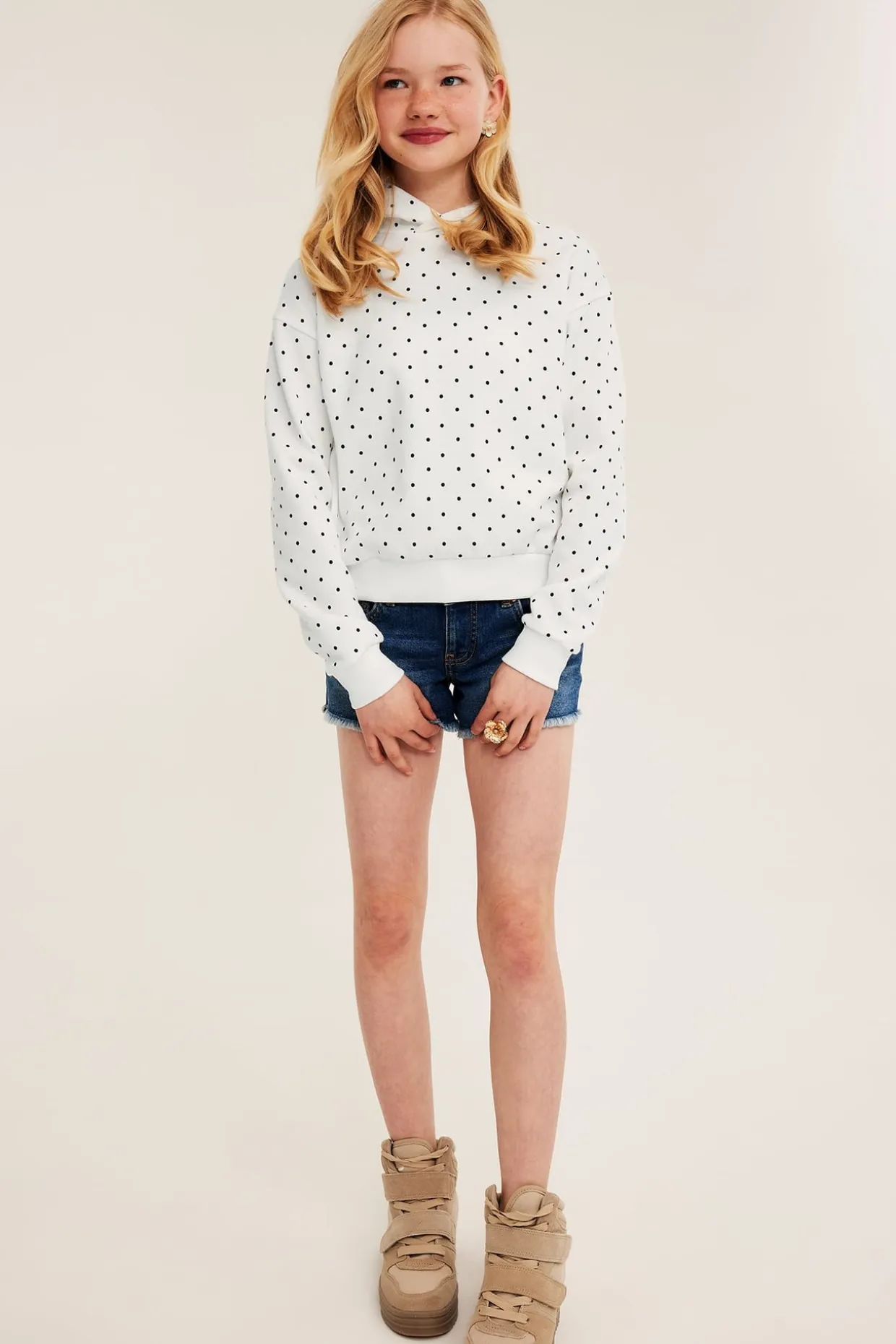 Bluza z kapturem, w kropki