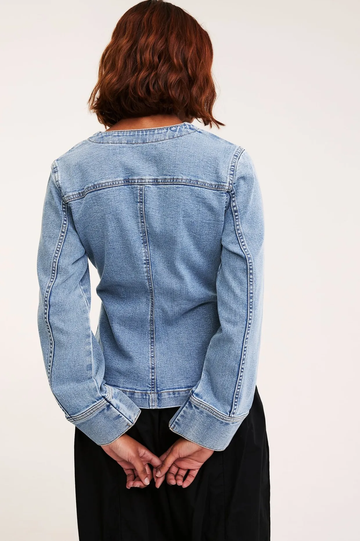 Bluzka dżinsowa z podkreśloną talią