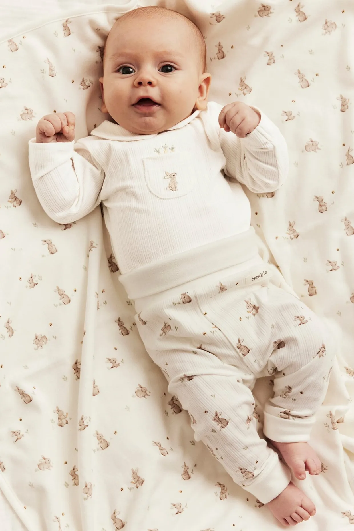 Body z długimi rękawami i kołnierzem