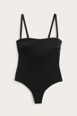 Body ze stringami, lekko modelujące, z wyściełanymi miseczkami
