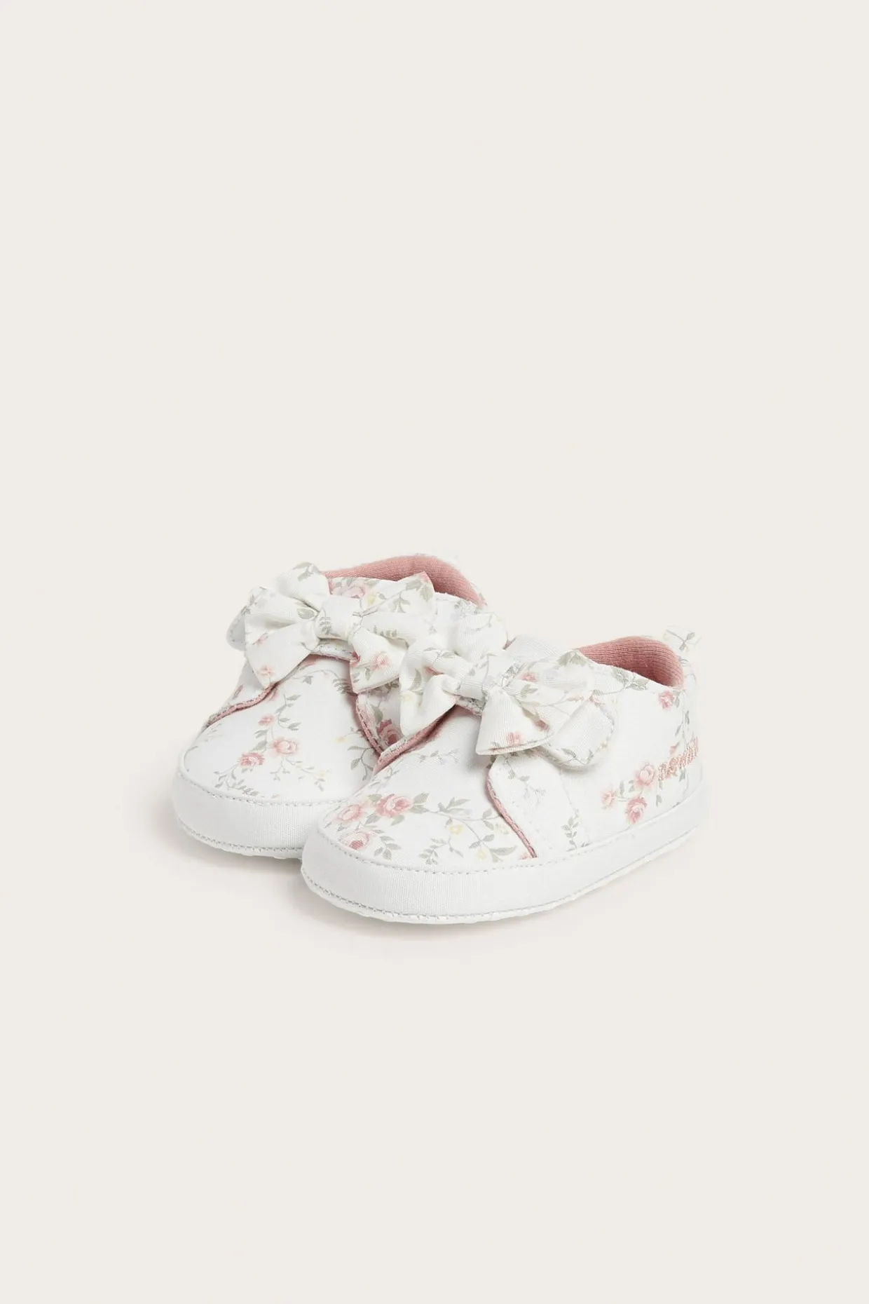 Buty w kwiaty, z kokardką