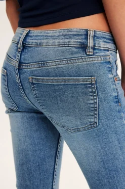 Dżinsy bootcut low waist