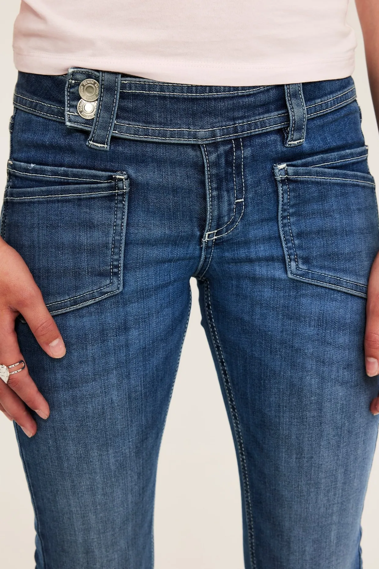 Dżinsy bootcut low waist