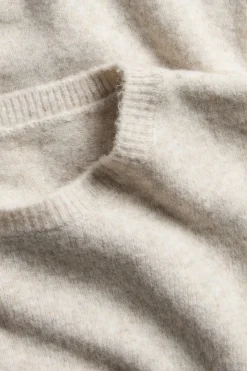 Dzianinowy top z dekoltem w łódkę