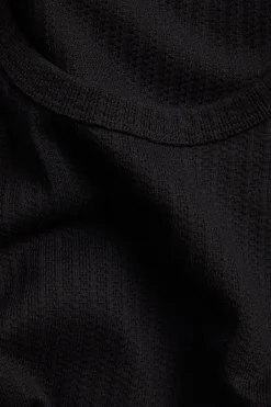 Koszulka z dzianiny pointelle, o kroju slim fit