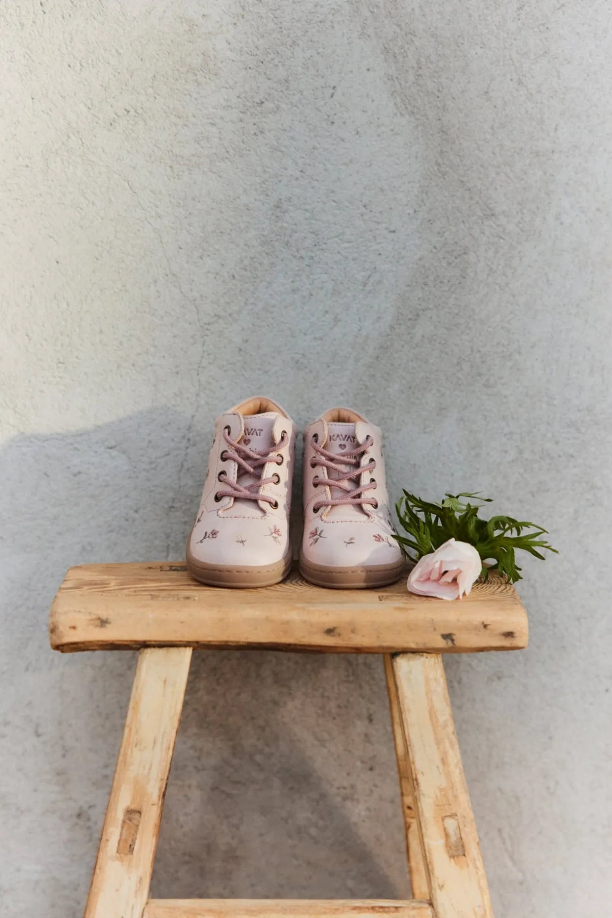 Kwieciste buty do nauki chodzenia, w kwiaty Edsbro