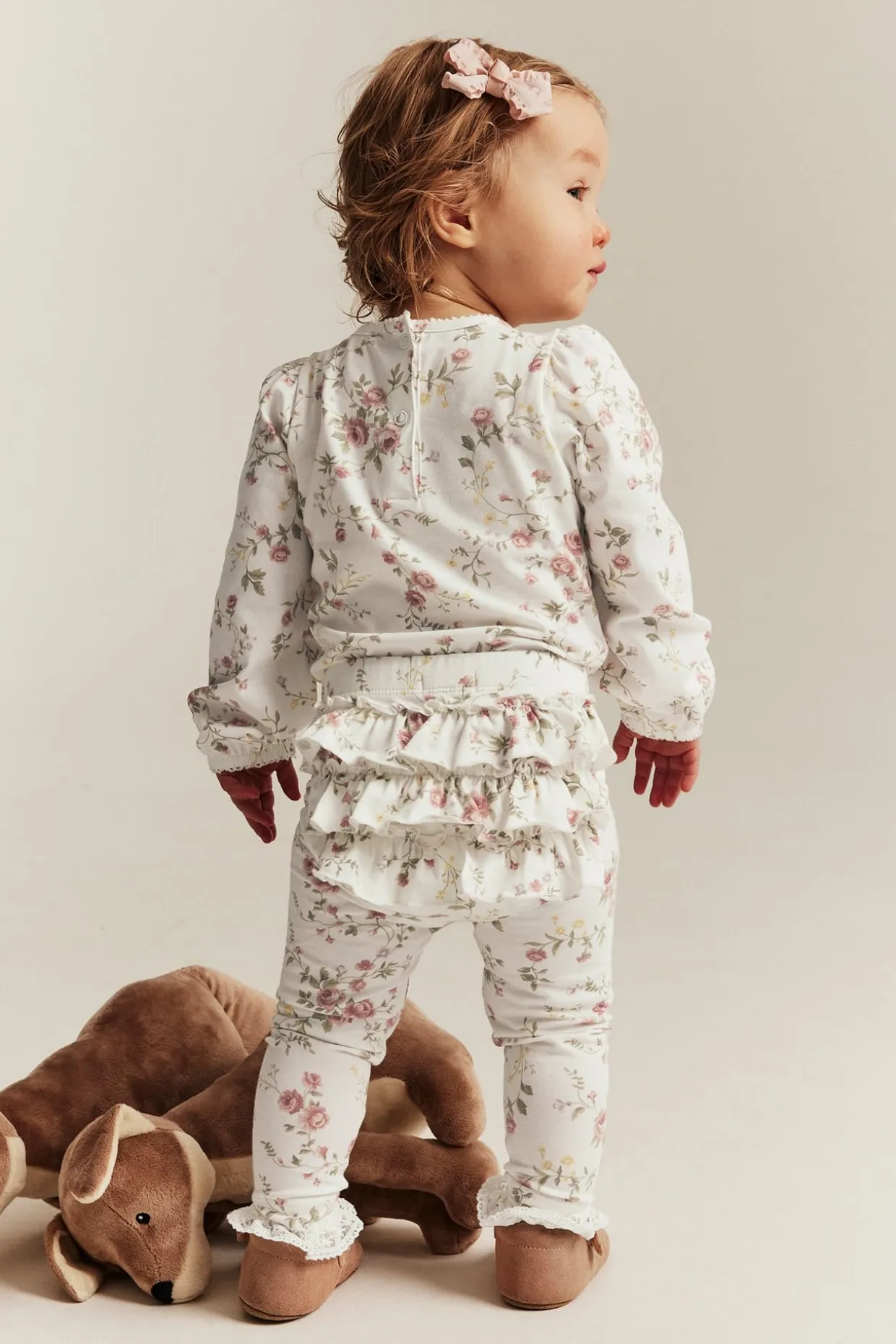 Legginsy w kwiaty, z falbanami
