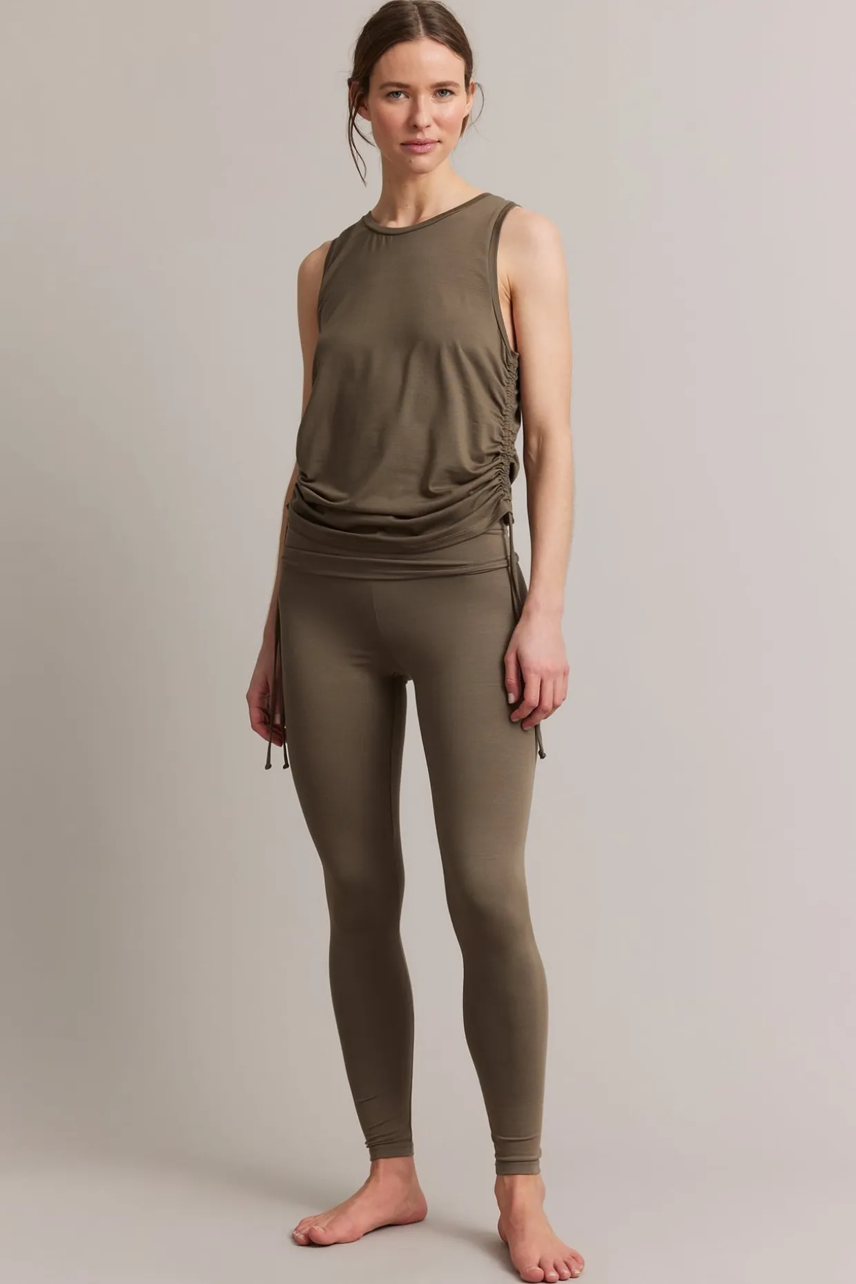 Legginsy z wywijanym pasem