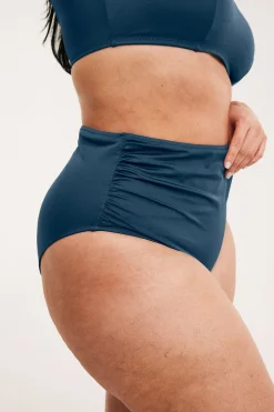 Majtki od bikini, biodrówki, lekko modelujące