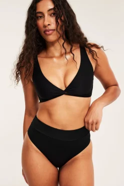 Majtki od bikini, brazyliany wysoko wycięte