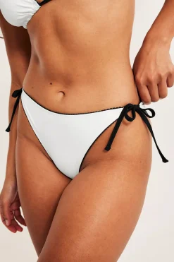 Majtki od bikini, brazyliany z wiązaniem