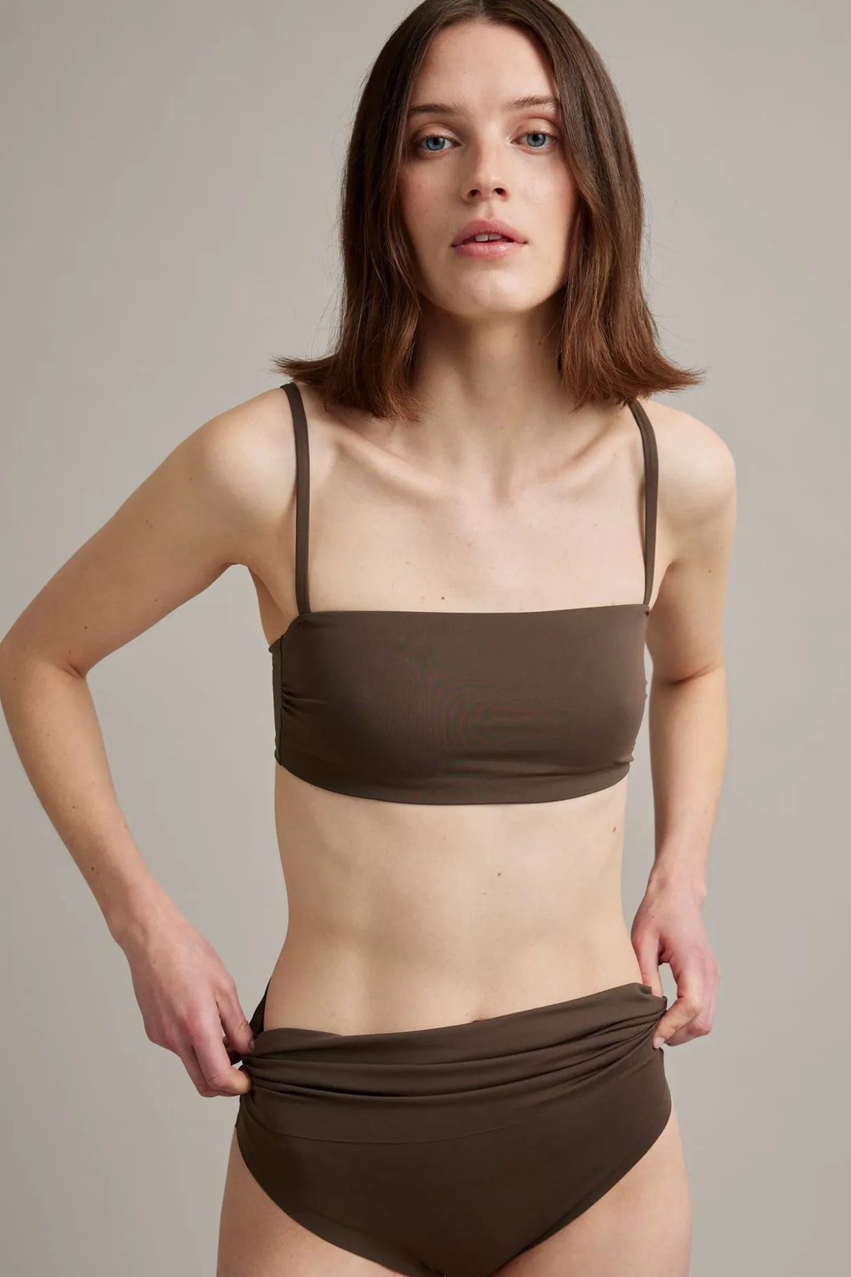 Majtki od bikini, figi z wywijanym pasem