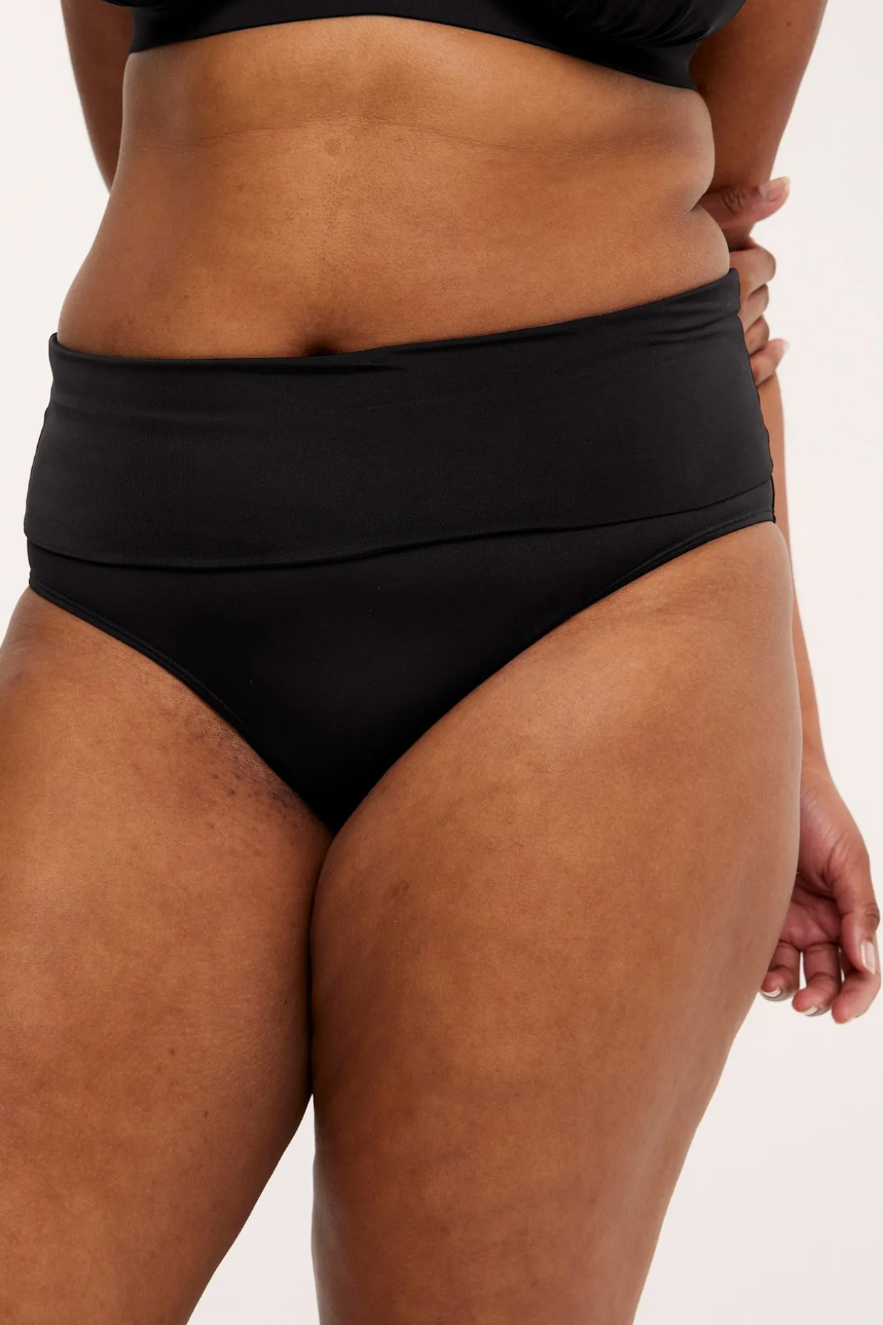 Majtki od bikini, figi z wywijanym pasem