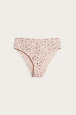Majtki od bikini, Newbie Woman
