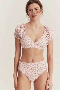 Majtki od bikini, Newbie Woman