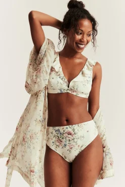 Majtki od bikini, Newbie Woman