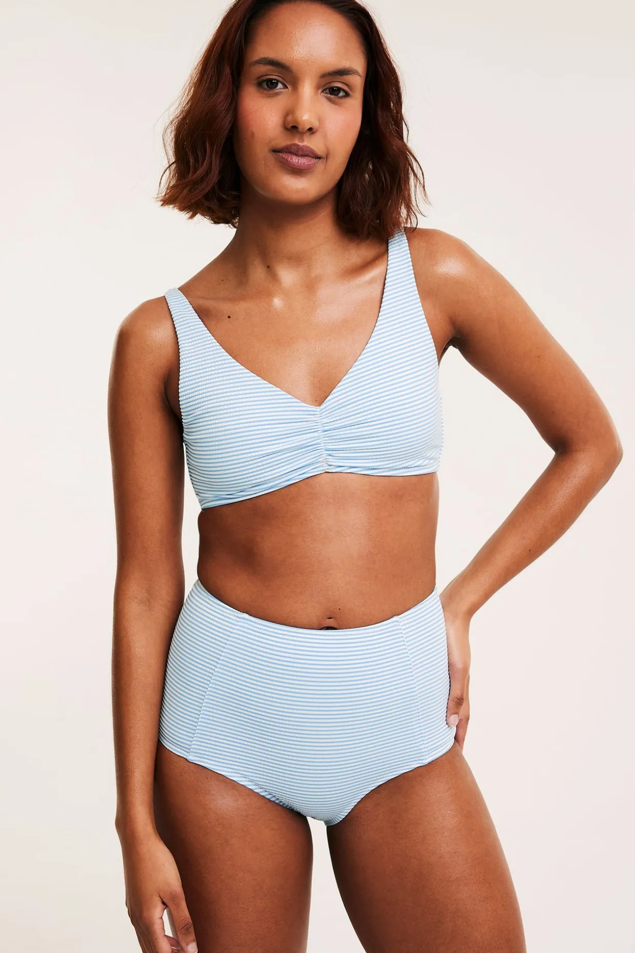 Majtki od bikini, z wysokim stanem