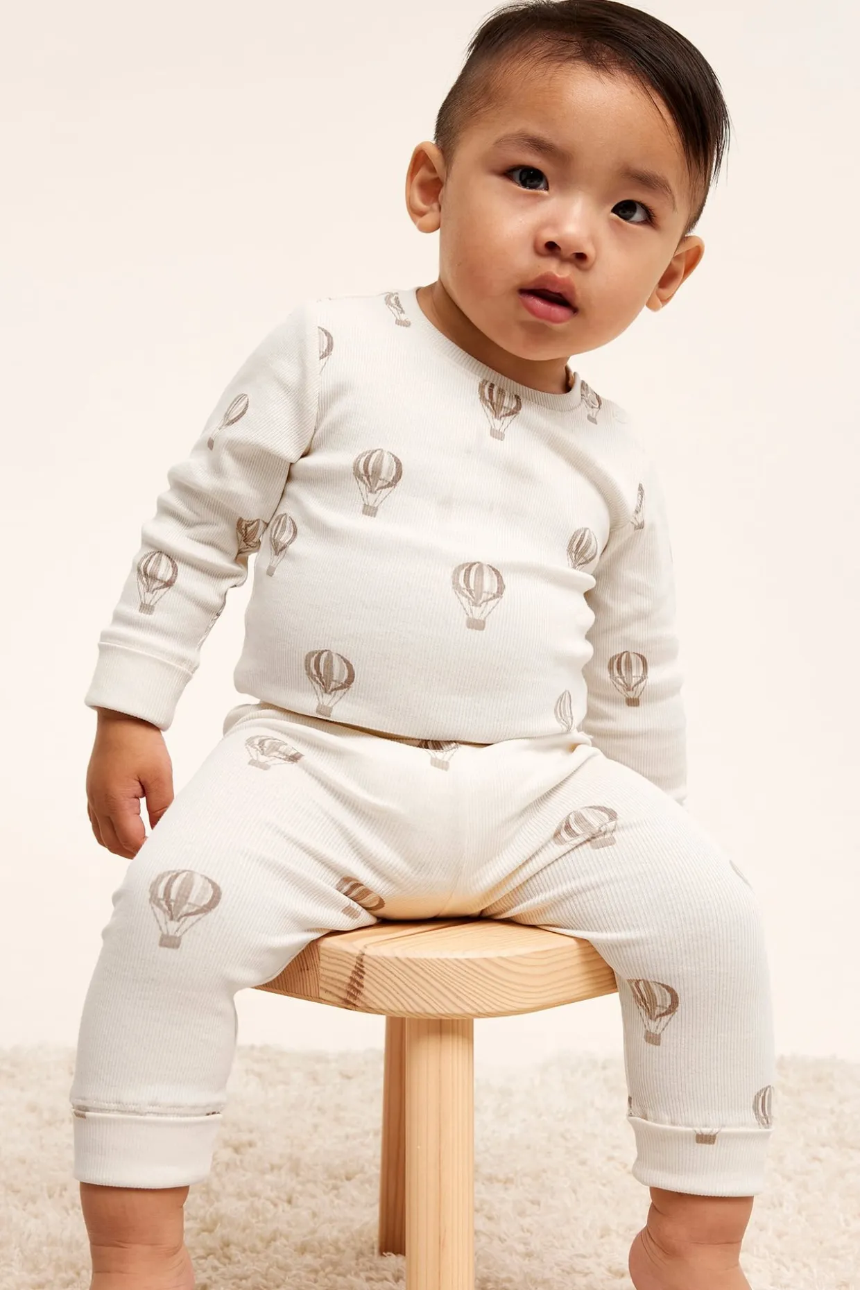 Prążkowane body dla niemowląt, we wzory