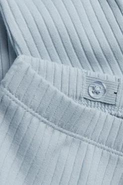 Prążkowane legginsy z aplikacją
