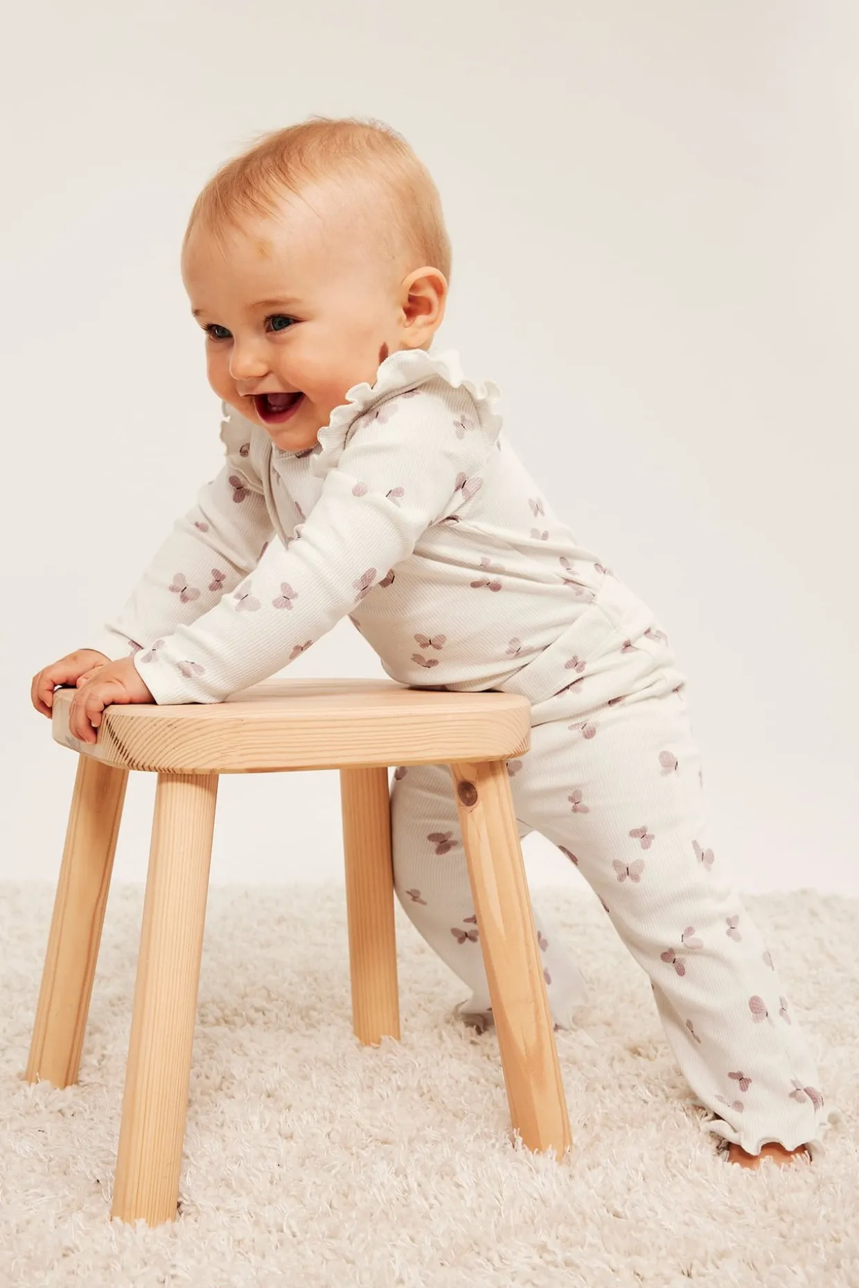 Rozszerzane legginsy w motyle