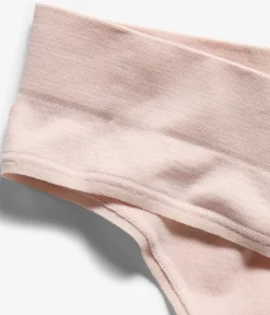 Seamless stringi