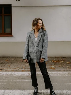 Spodnie sztruksowe o kroju kick flare