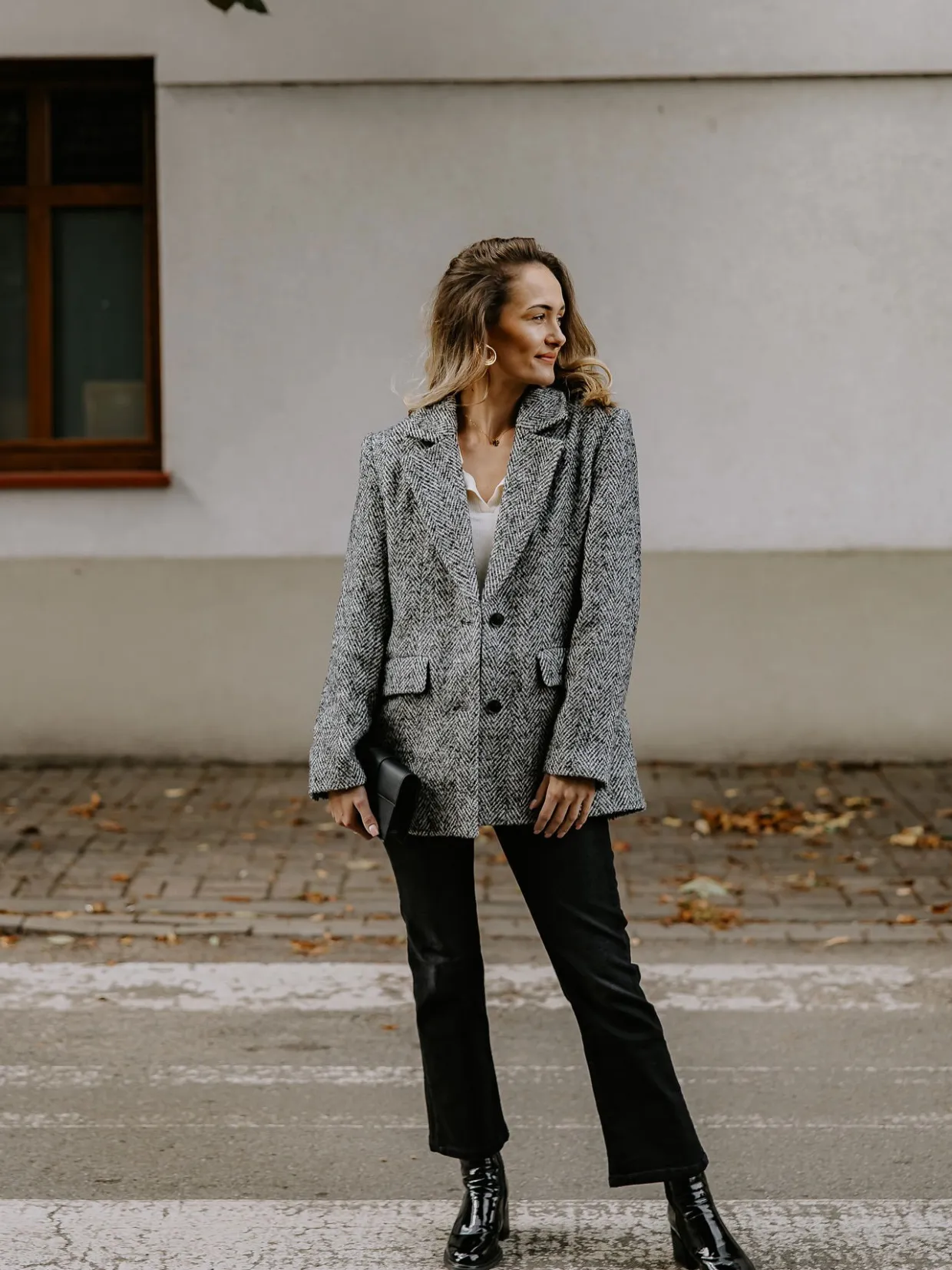 Spodnie sztruksowe o kroju kick flare