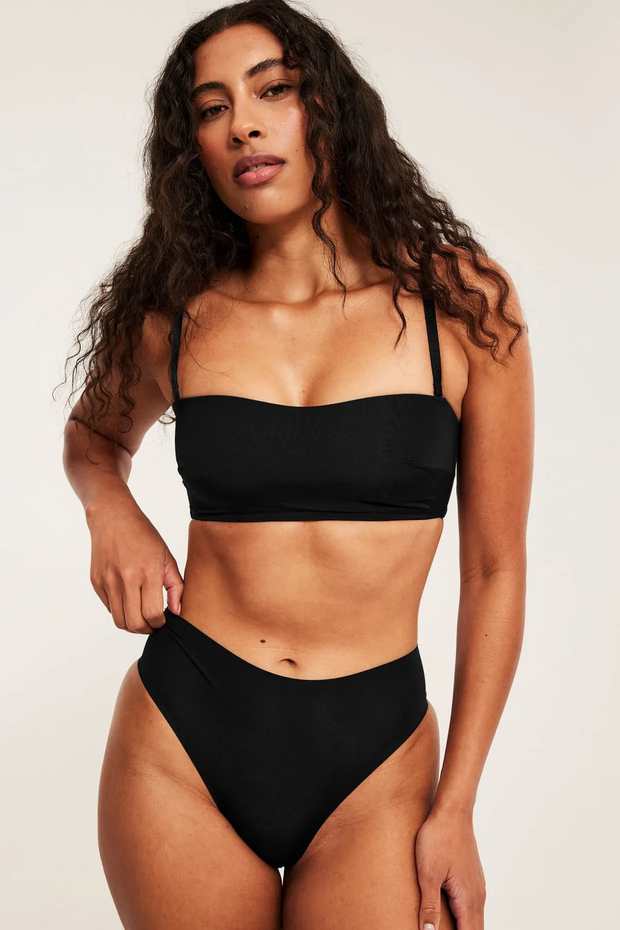Stanik bandeau z mikrofibry