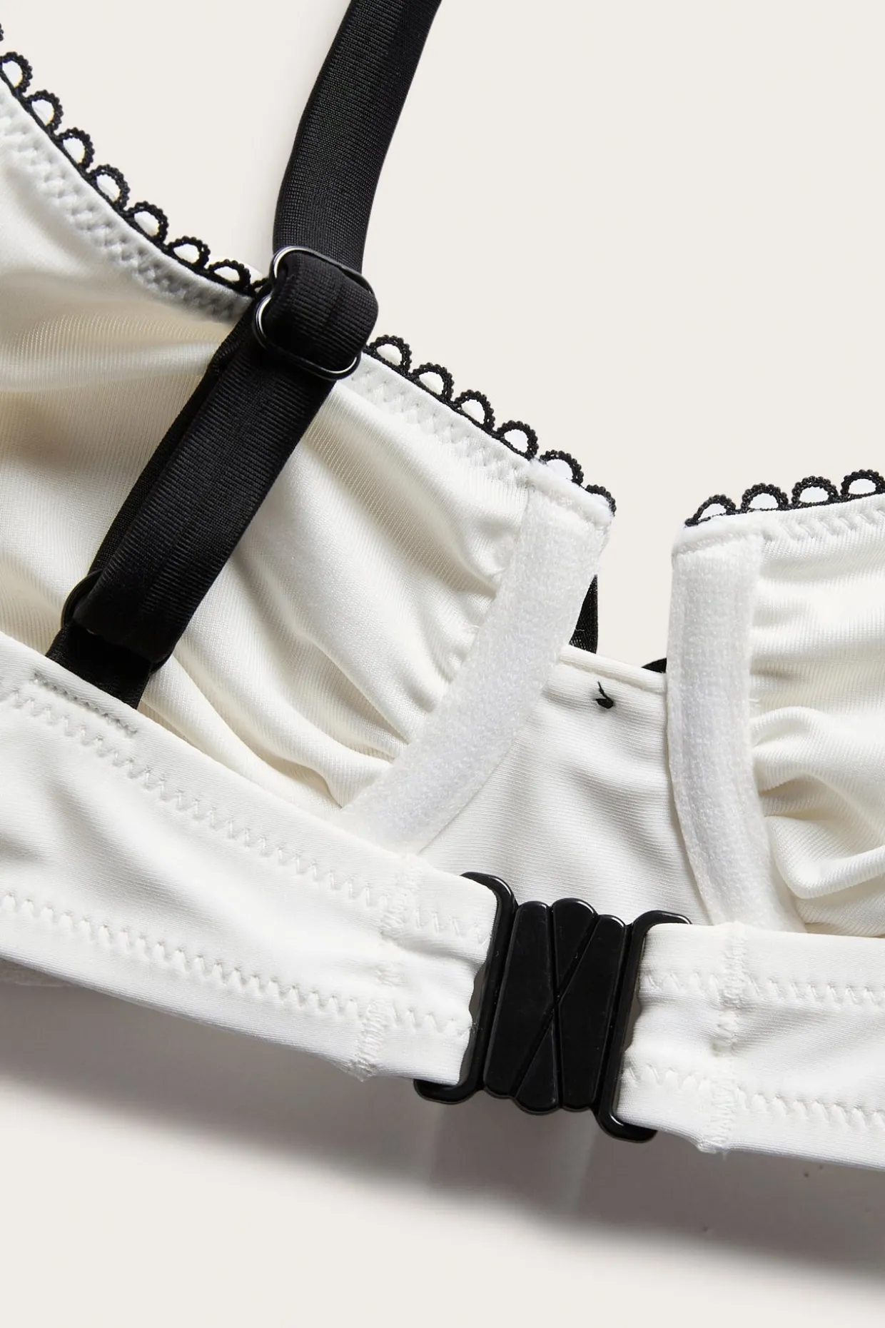 Stanik od bikini z fiszbinami