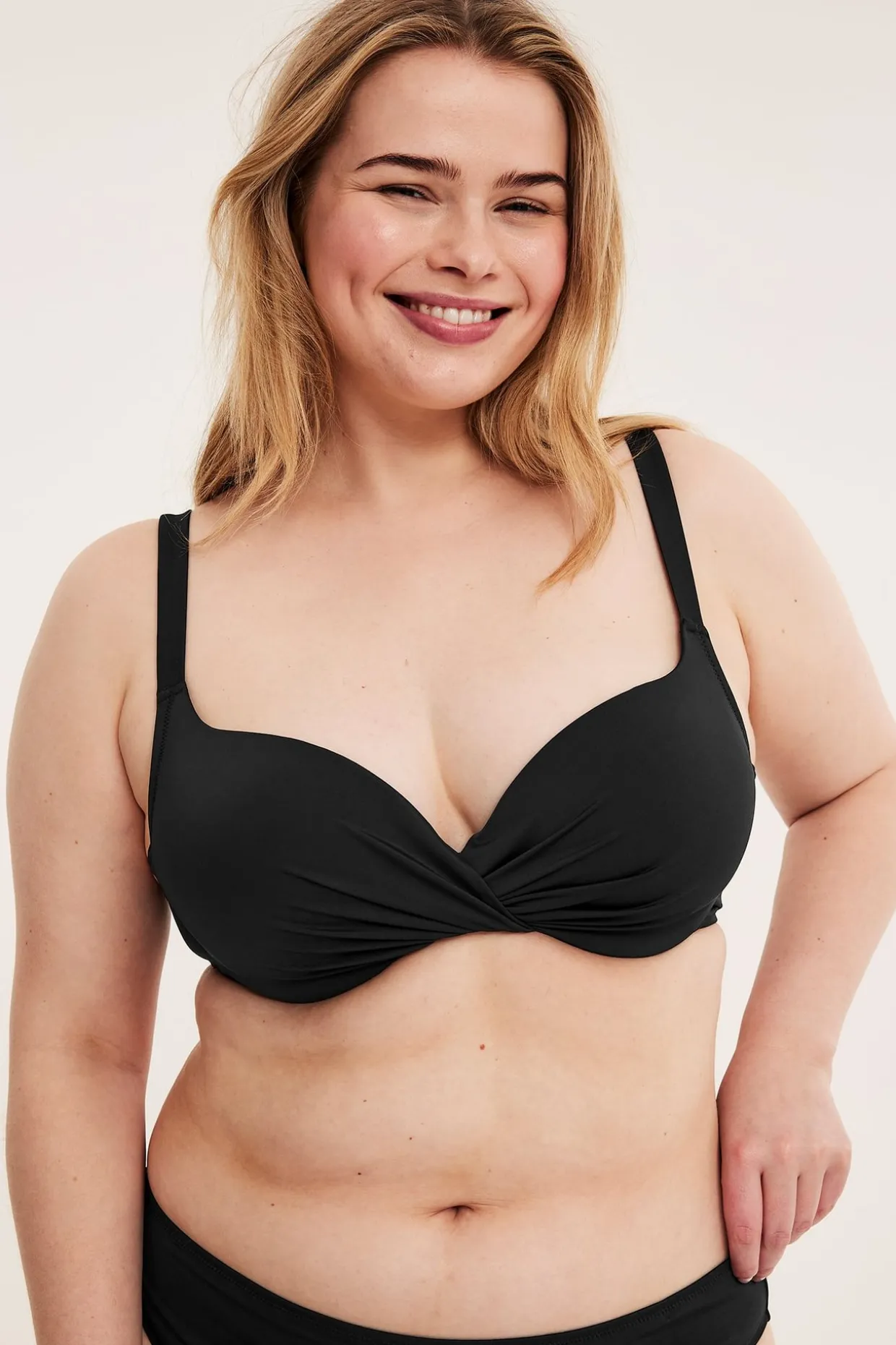 Stanik od bikini z fiszbinami