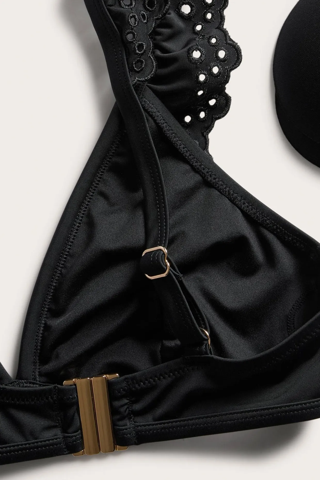 Stanik od bikini, z haftem angielskim