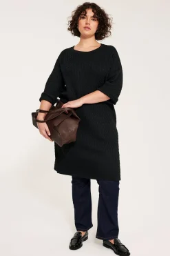Sukienka z dzianiny w warkocze