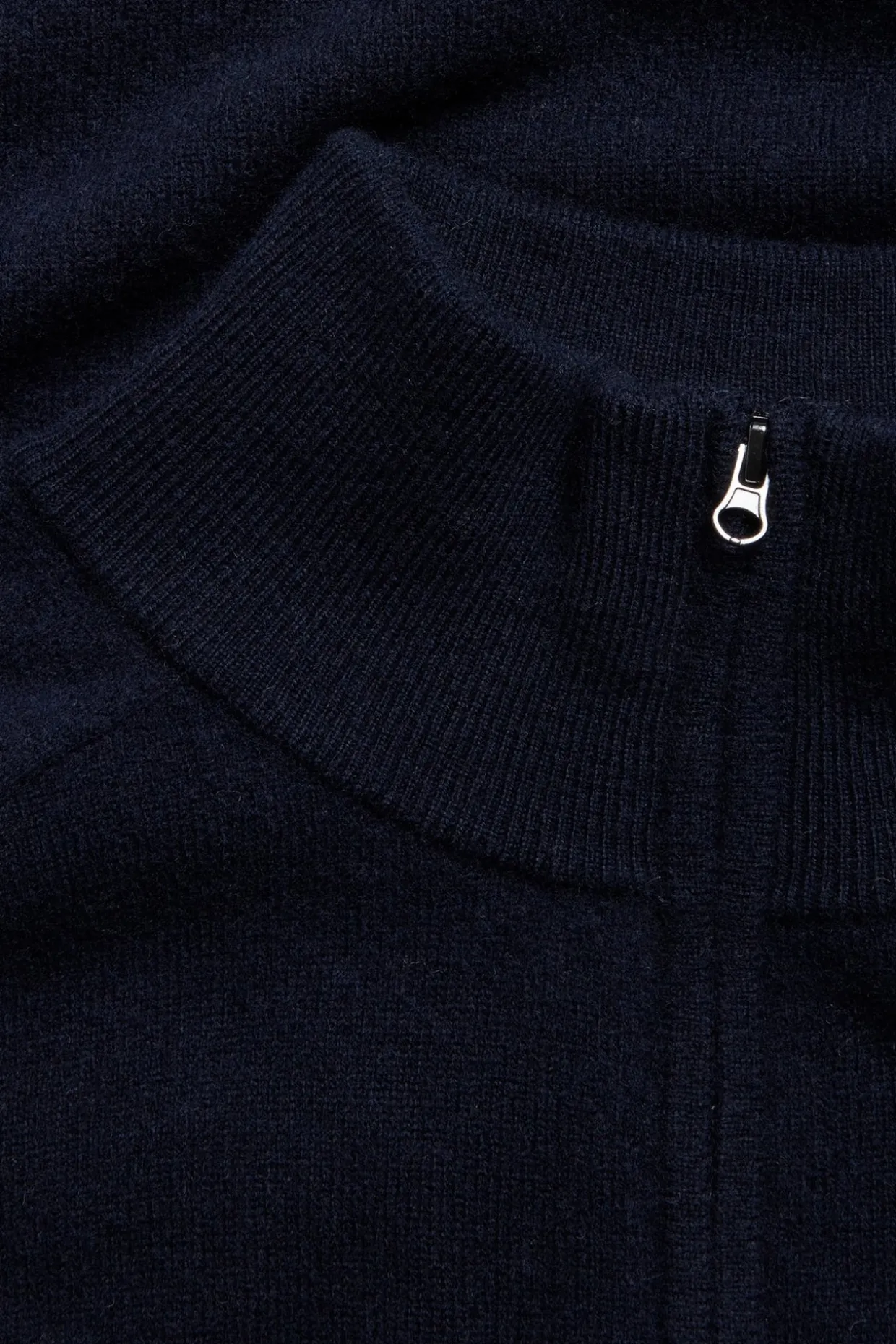 Sweter wełniany, z zamkiem błyskawicznym do połowy długości