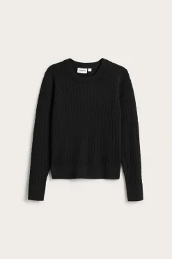 Sweter z dzianiny w warkocze