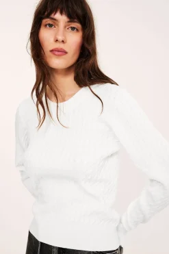 Sweter z dzianiny w warkocze