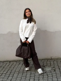 Sweter z dzianiny z kołnierzem