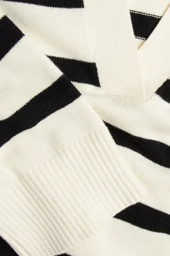 Sweter z dzianiny z kołnierzem