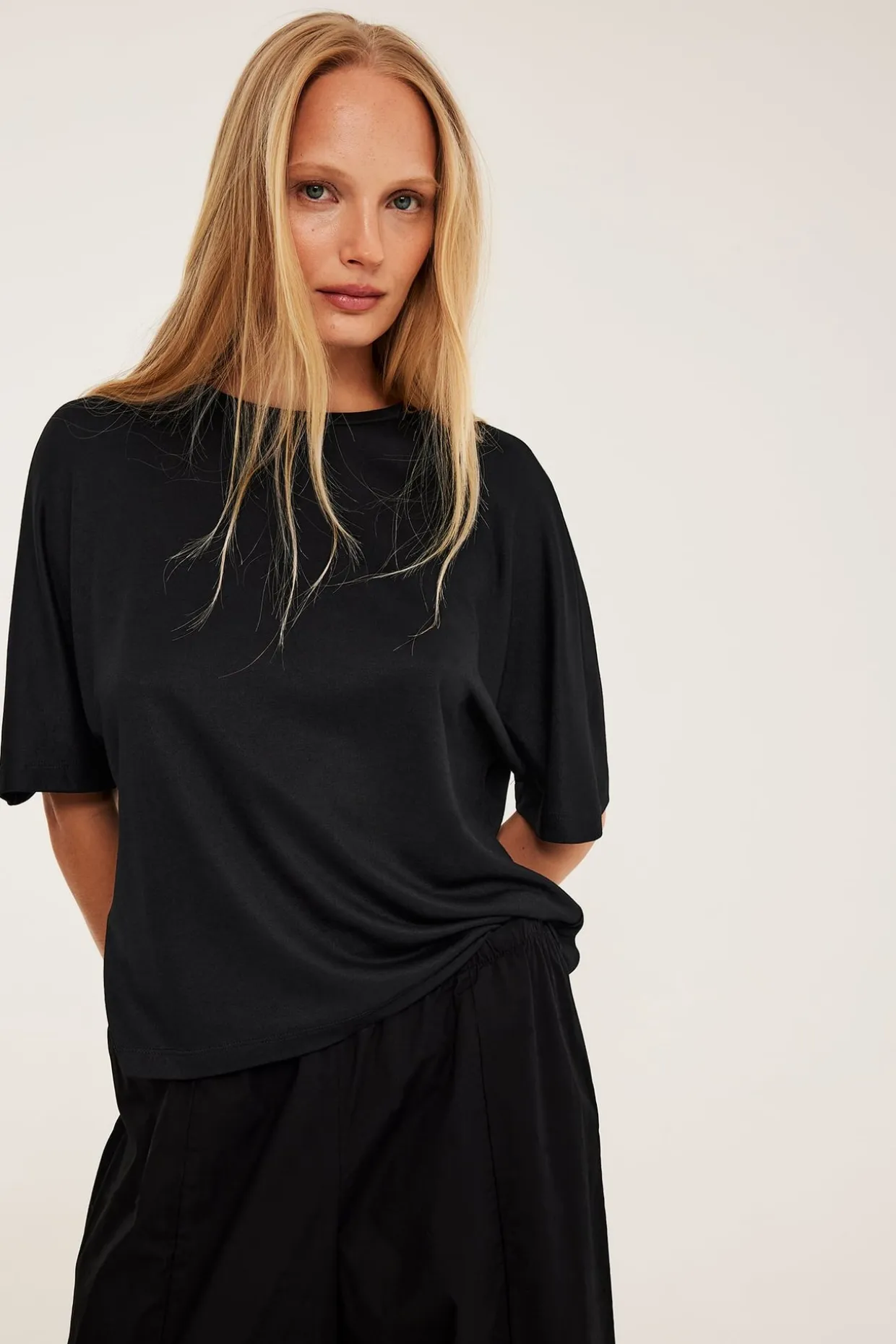 Top oversize z krótkim rękawem