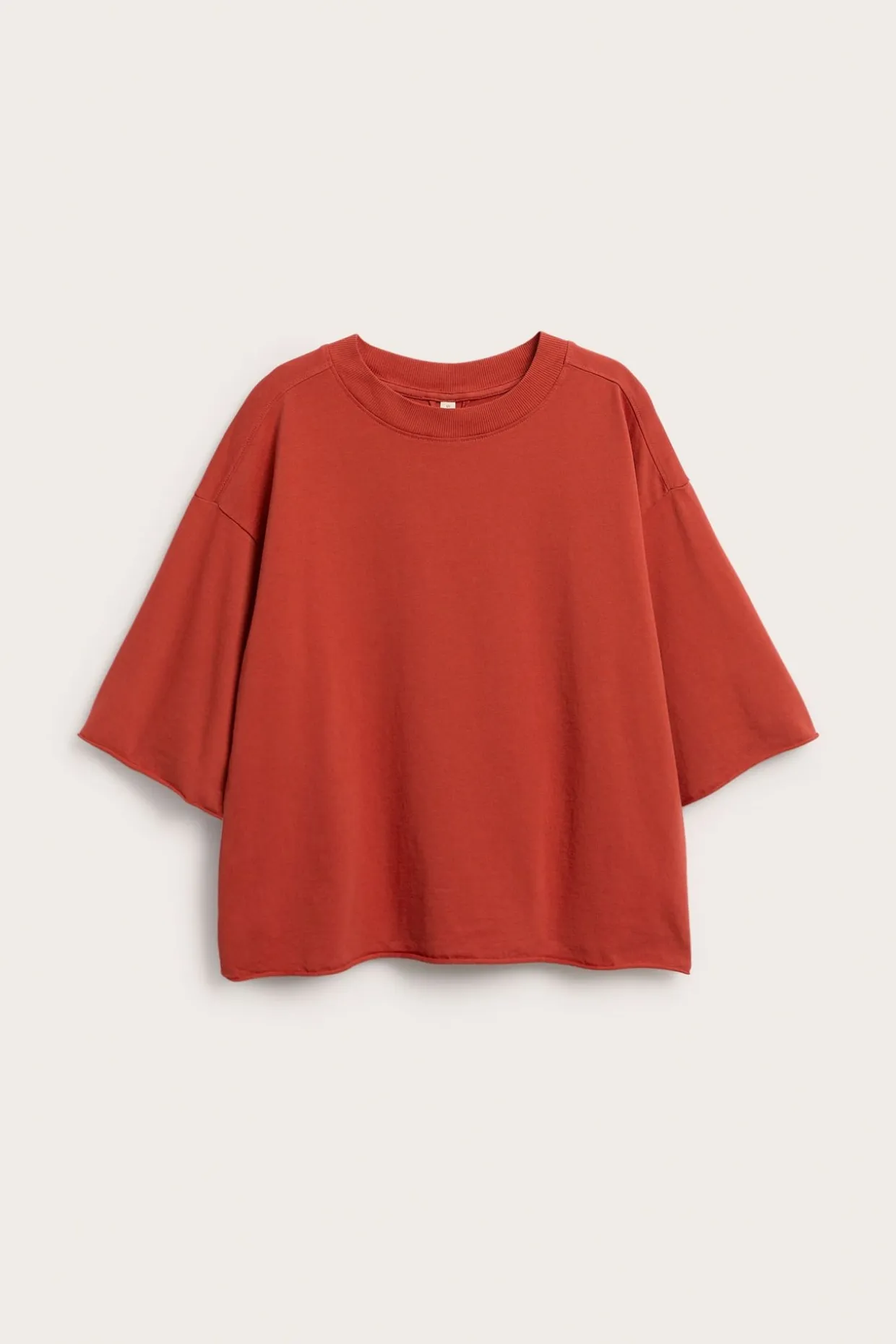 T-shirt o pudełkowym fasonie z podwiniętymi brzegami