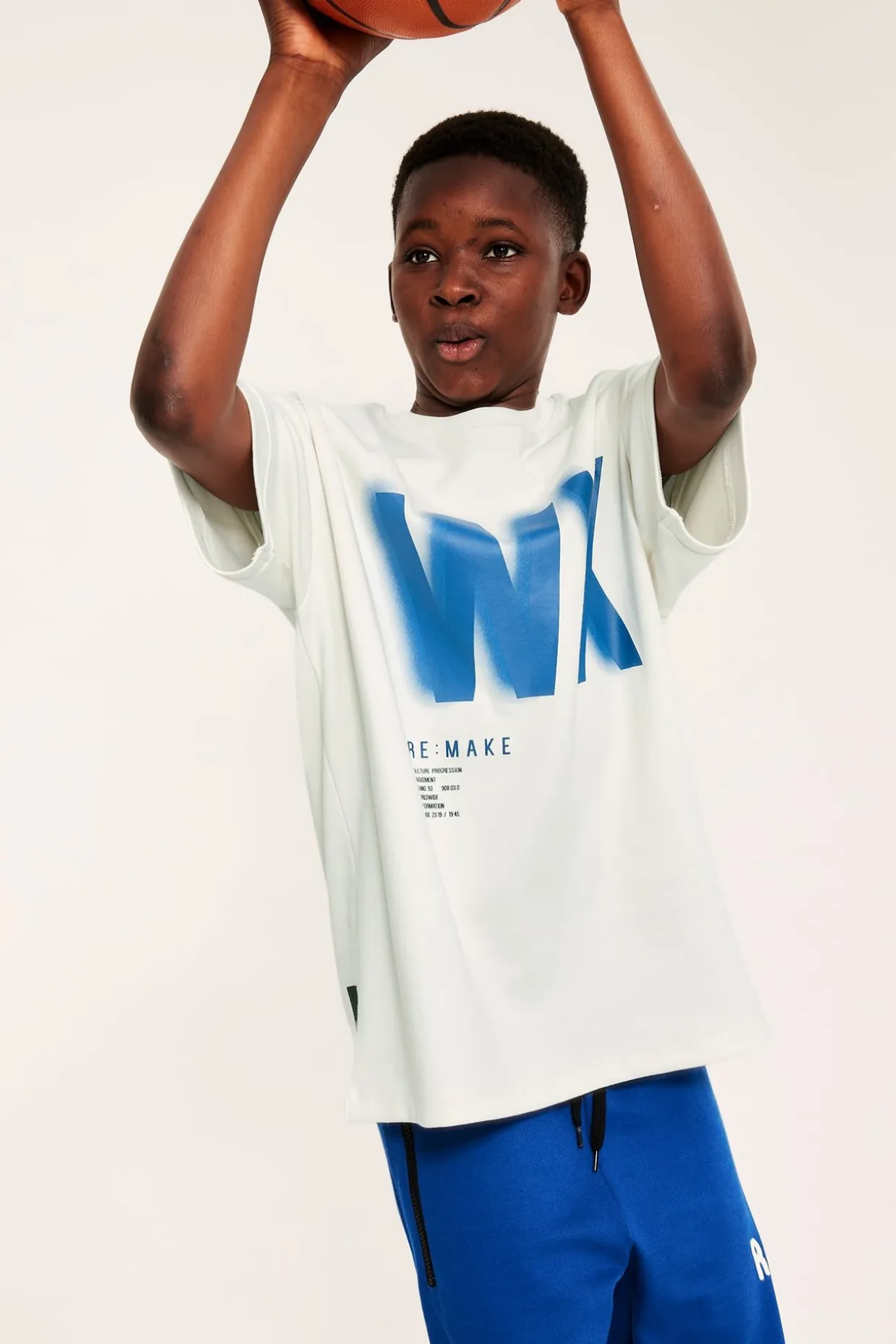 T-shirt oversize z nadrukiem tekstowym
