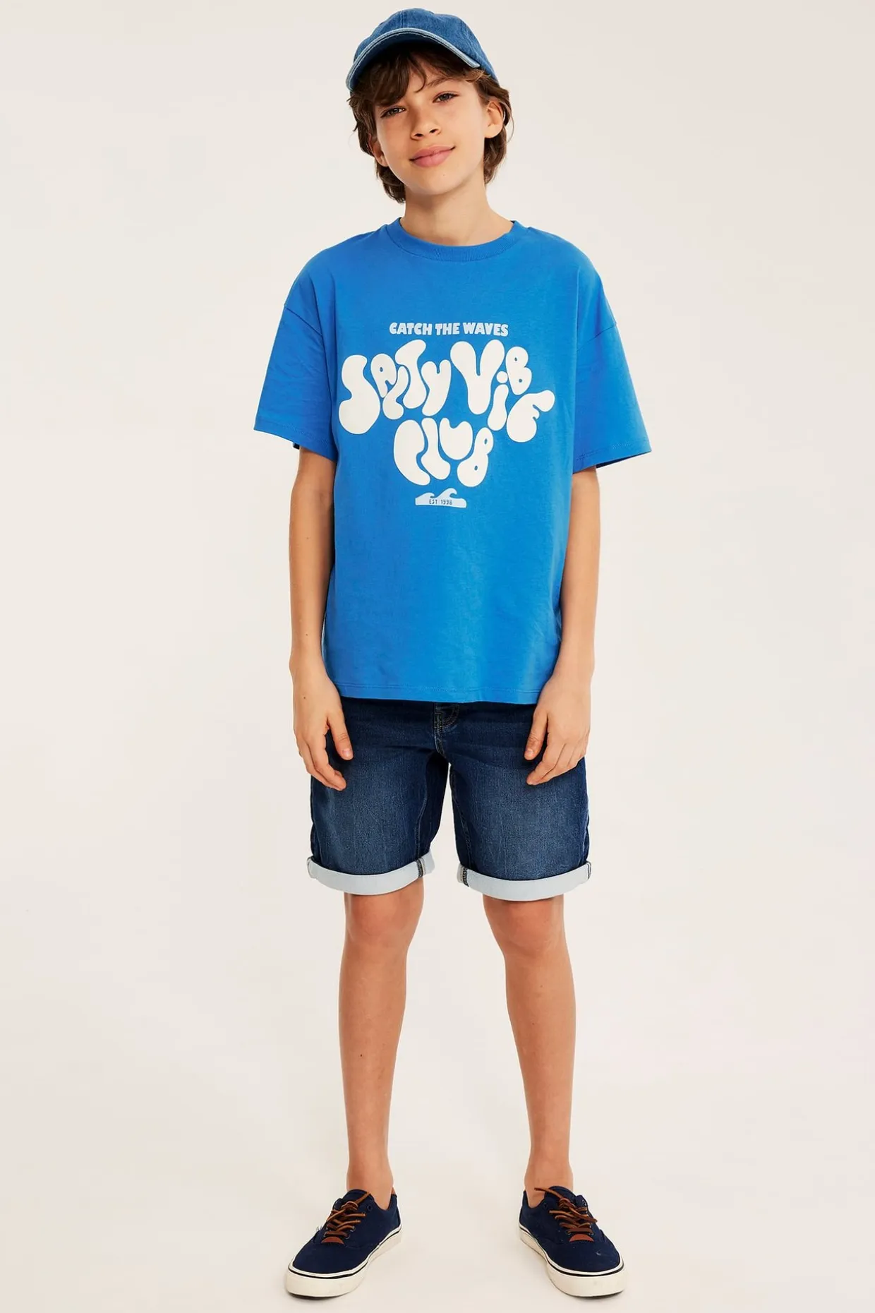 T-shirt oversize z nadrukowanym motywem