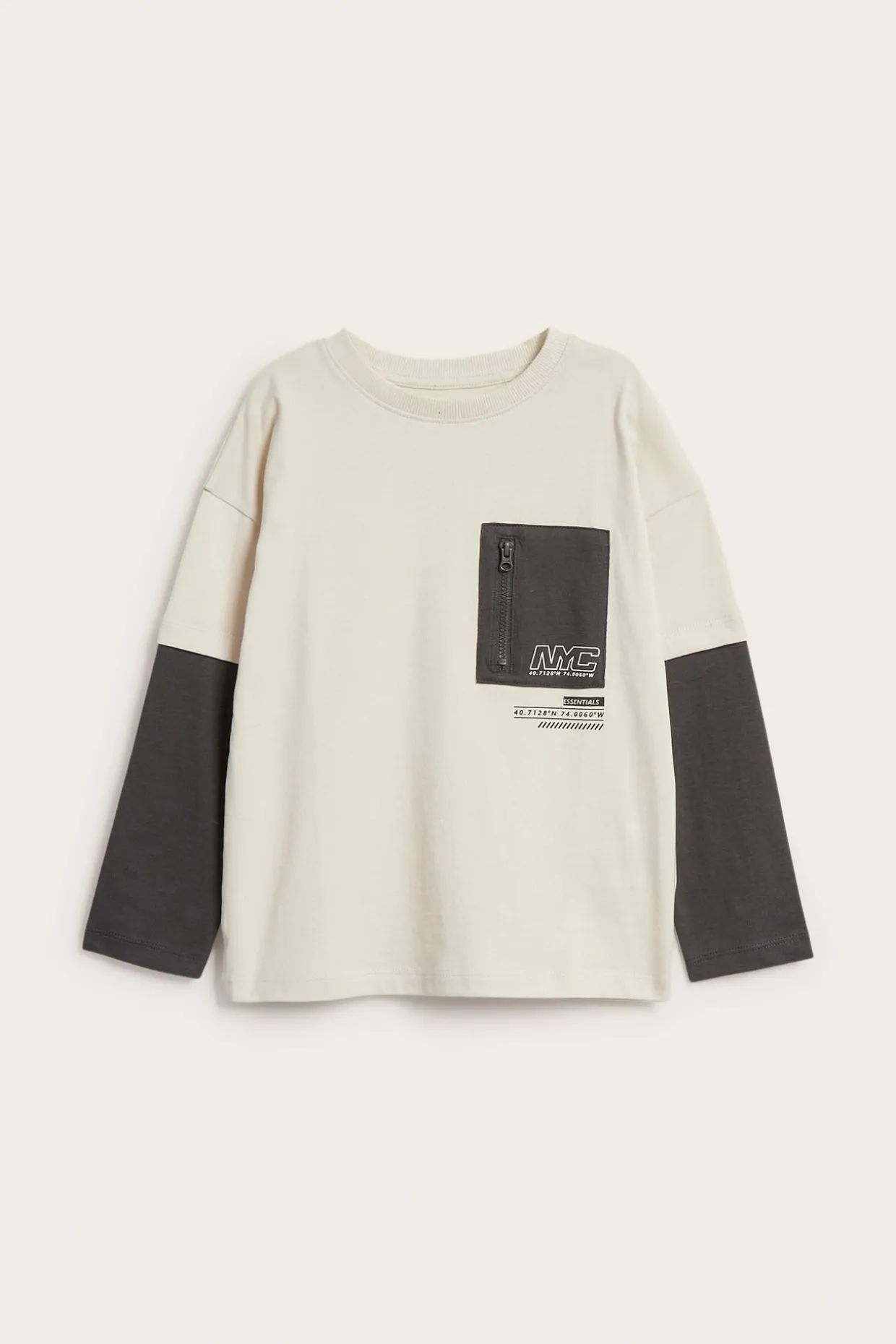 T-shirt z długim rękawem, o stylistyce warstwowej