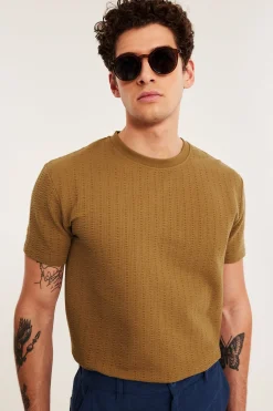 T-shirt ze strukturalnym wzorem, o regularnym kroju