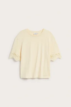 T-shirt z koronką
