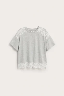 T-shirt z koronkowymi detalami