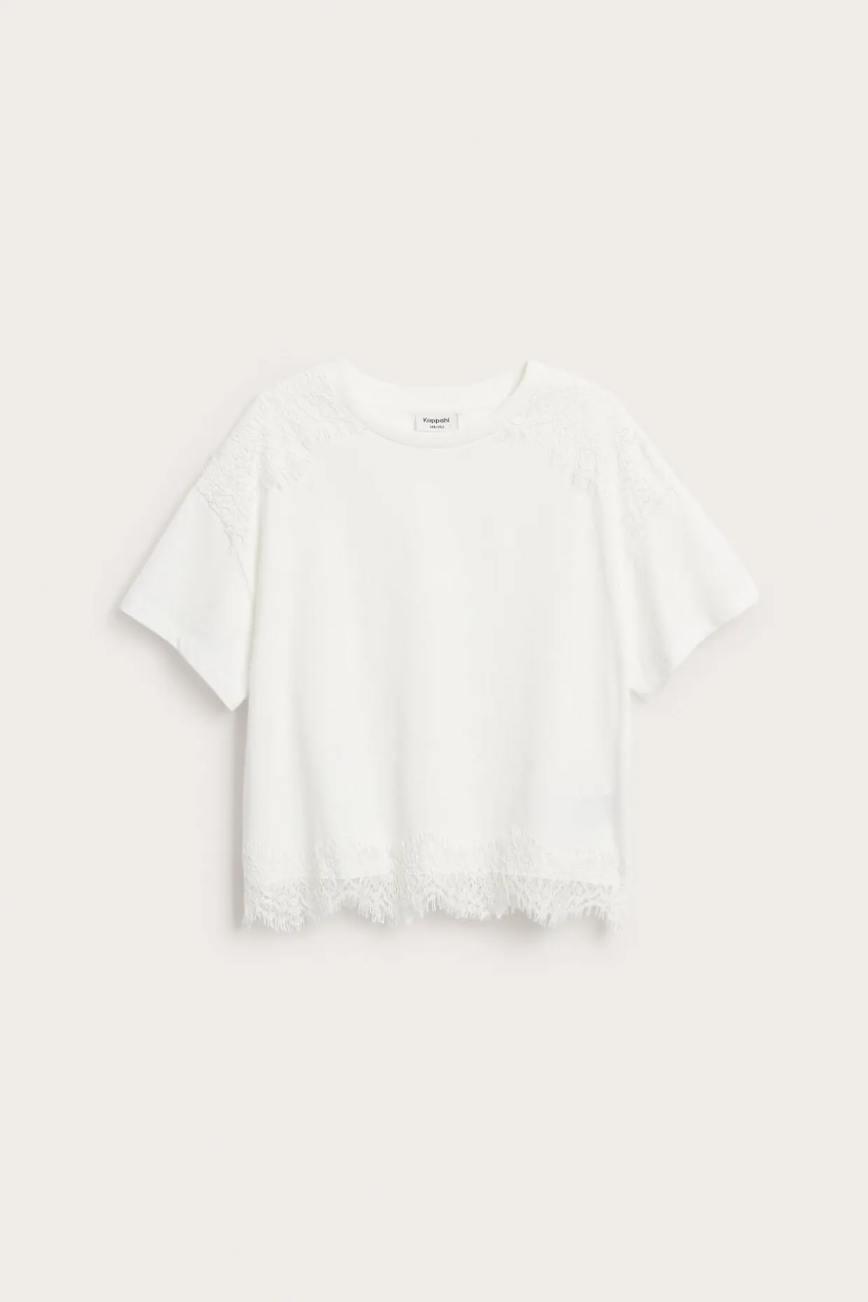 T-shirt z koronkowymi detalami